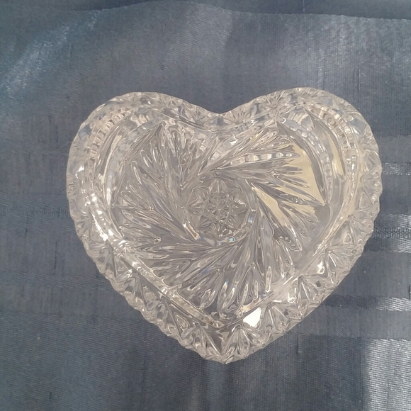 Vintage Anna Hurts Bleikristall Heart Trinket Box - Picture 2 of 5